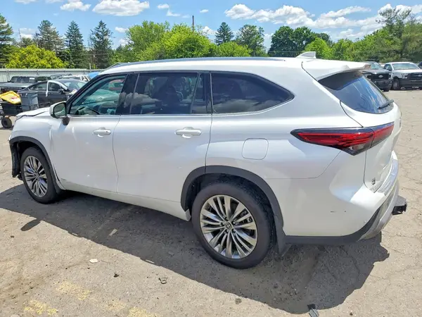 5TDEBRCH3PS592068 2023 TOYOTA HIGHLANDER - Image 2