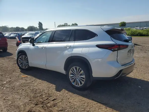 5TDEBRCH3RS607171 2024 TOYOTA HIGHLANDER - Image 2