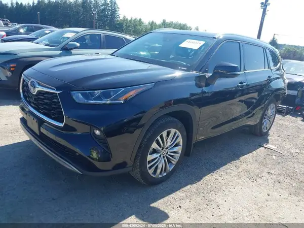 5TDEBRCH3RS607364 2024 TOYOTA HIGHLANDER - Image 2