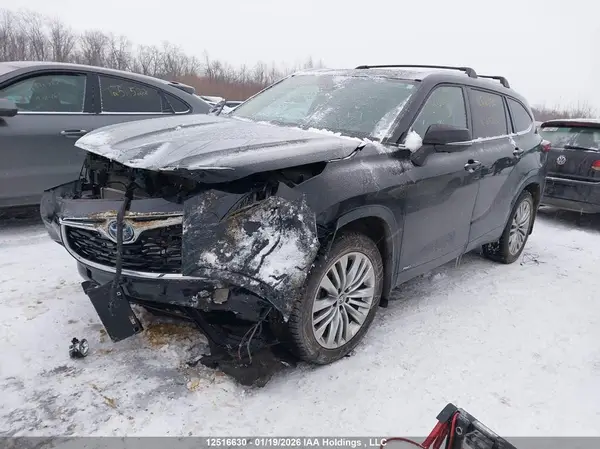 5TDEBRCH3RS610264 2024 TOYOTA HIGHLANDER - Image 2