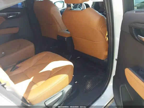 5TDEBRCH3SS656439 2025 TOYOTA HIGHLANDER - Image 8