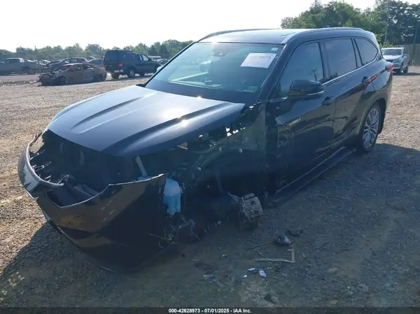 5TDEBRCH4MS026044 2021 TOYOTA HIGHLANDER - Image 2