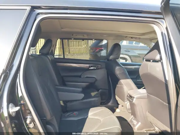 5TDEBRCH4MS026044 2021 TOYOTA HIGHLANDER - Image 8