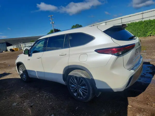 5TDEBRCH4MS052286 2021 TOYOTA HIGHLANDER - Image 2