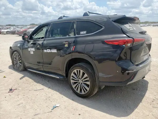5TDEBRCH4MS064891 2021 TOYOTA HIGHLANDER - Image 2
