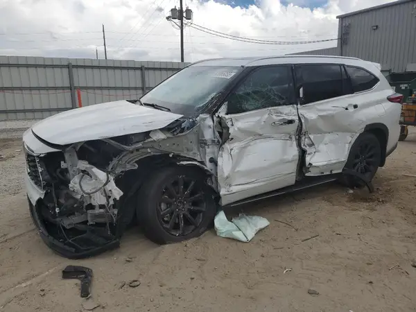 5TDEBRCH4NS093583 2022 TOYOTA HIGHLANDER - Image 1