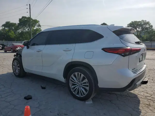 5TDEBRCH4PS114760 2023 TOYOTA HIGHLANDER - Image 2