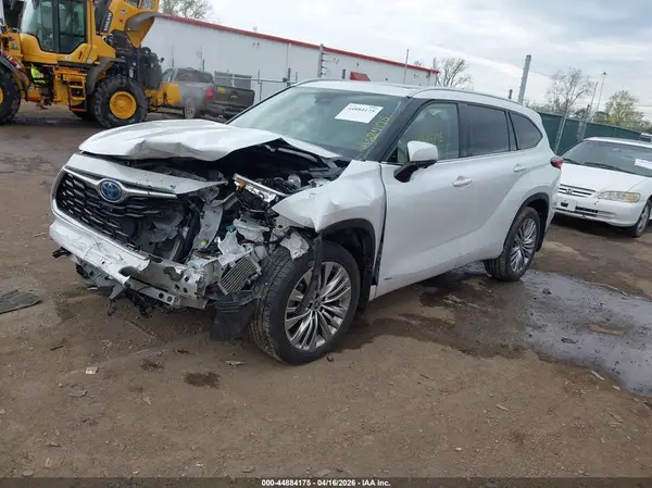 5TDEBRCH4PS124835 2023 TOYOTA HIGHLANDER - Image 2