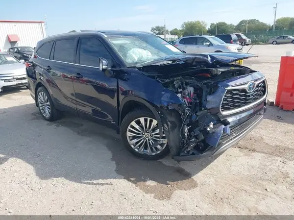 5TDEBRCH4PS132692 2023 TOYOTA HIGHLANDER - Image 1
