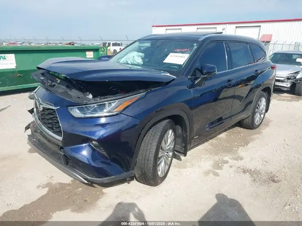 5TDEBRCH4PS132692 2023 TOYOTA HIGHLANDER - Image 2