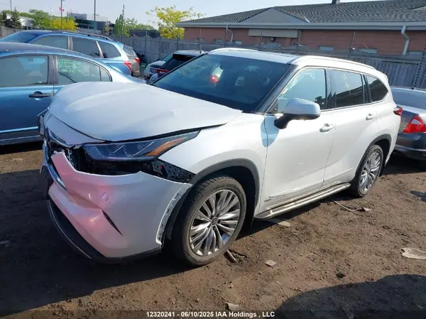 5TDEBRCH4PS572878 2023 TOYOTA HIGHLANDER - Image 2