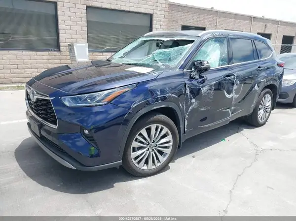 5TDEBRCH4PS596582 2023 TOYOTA HIGHLANDER - Image 2