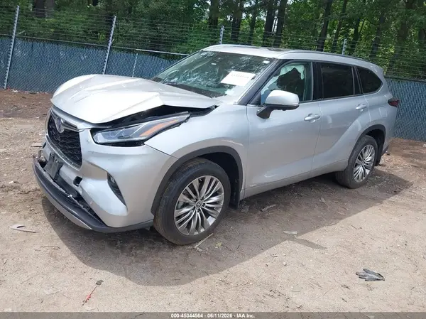 5TDEBRCH4RS607857 2024 TOYOTA HIGHLANDER - Image 2