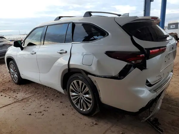 5TDEBRCH4RS633536 2024 TOYOTA HIGHLANDER - Image 2