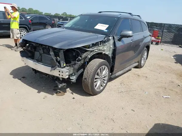 5TDEBRCH4SS658118 2025 TOYOTA HIGHLANDER - Image 2