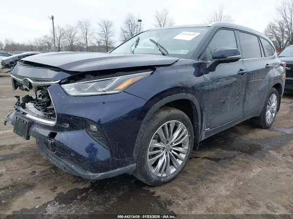 5TDEBRCH4SS672729 2025 TOYOTA HIGHLANDER - Image 2