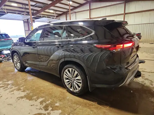 5TDEBRCH4TS700434 2026 TOYOTA HIGHLANDER - Image 2