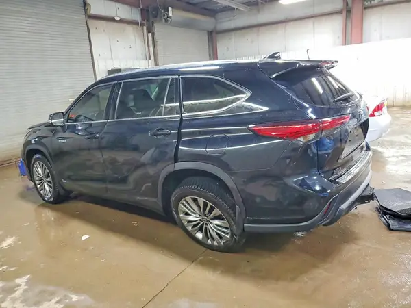 5TDEBRCH5LS003841 2020 TOYOTA HIGHLANDER - Image 2