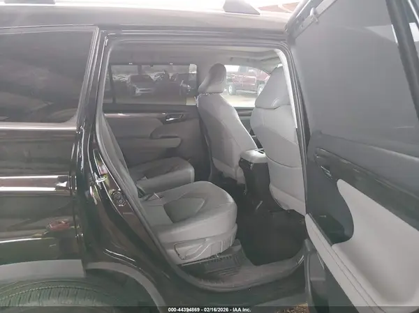 5TDEBRCH5LS011860 2020 TOYOTA HIGHLANDER - Image 8