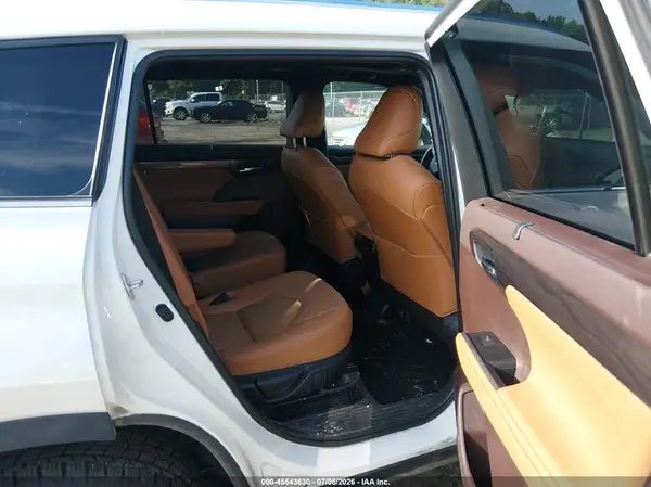 5TDEBRCH5MS017661 2021 TOYOTA HIGHLANDER - Image 8