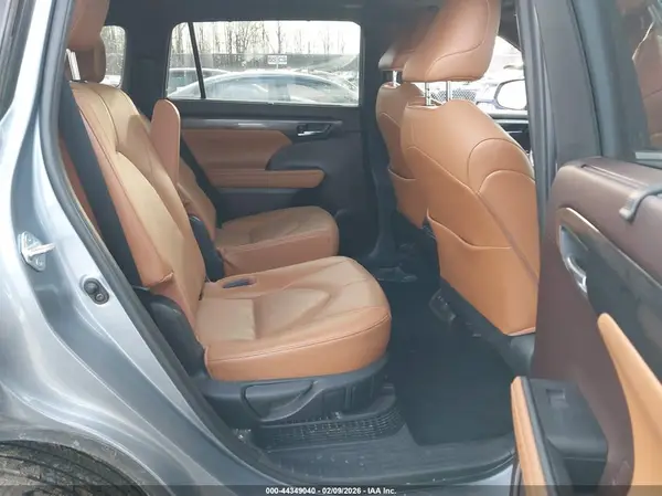 5TDEBRCH5MS027641 2021 TOYOTA HIGHLANDER - Image 8