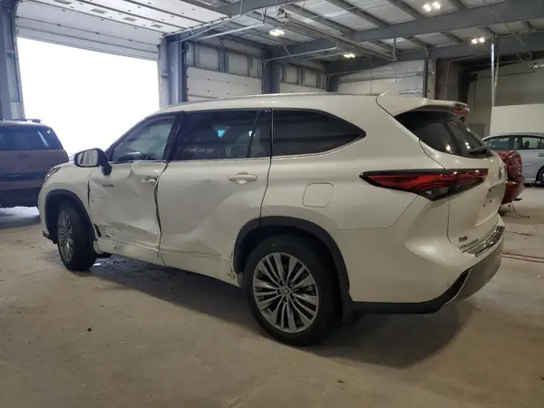 5TDEBRCH5MS027980 2021 TOYOTA HIGHLANDER - Image 2
