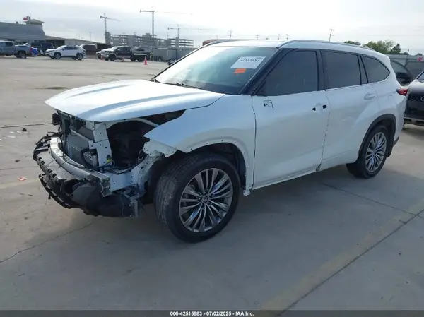 5TDEBRCH5MS052815 2021 TOYOTA HIGHLANDER - Image 2