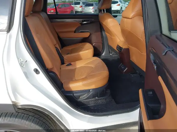 5TDEBRCH5MS052815 2021 TOYOTA HIGHLANDER - Image 8