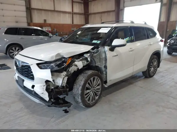 5TDEBRCH5MS058050 2021 TOYOTA HIGHLANDER - Image 2
