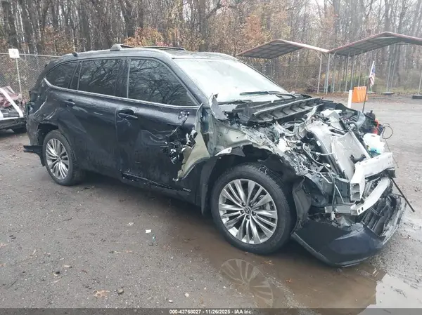 5TDEBRCH5PS130076 2023 TOYOTA HIGHLANDER - Image 1