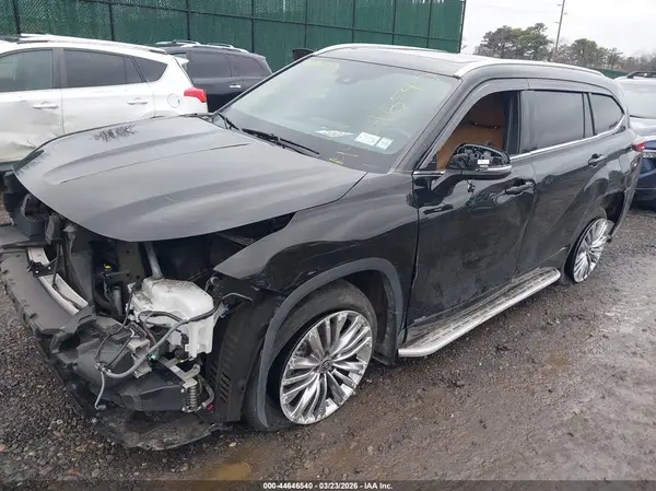 5TDEBRCH5PS594307 2023 TOYOTA HIGHLANDER - Image 2