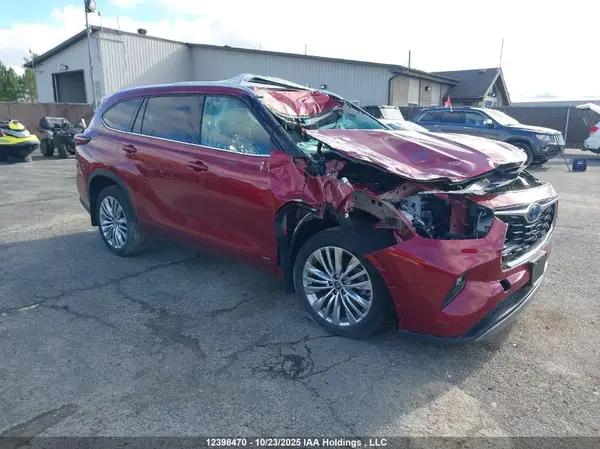 5TDEBRCH5RS139671 2024 TOYOTA HIGHLANDER - Image 1
