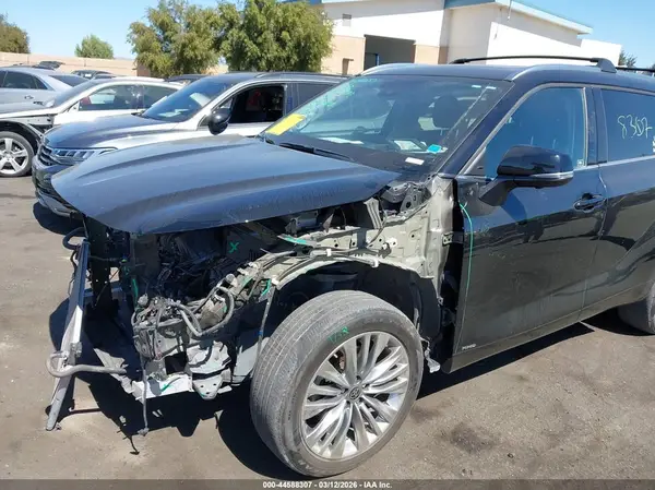 5TDEBRCH5RS608497 2024 TOYOTA HIGHLANDER - Image 2