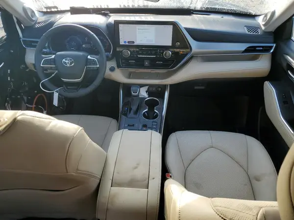 5TDEBRCH5RS613621 2024 TOYOTA HIGHLANDER - Image 8
