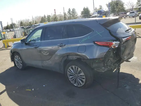 5TDEBRCH6MS015210 2021 TOYOTA HIGHLANDER - Image 2