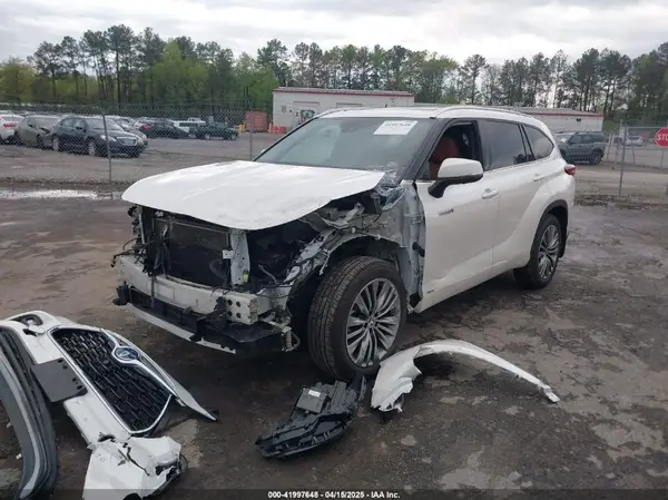 5TDEBRCH6MS031813 2021 TOYOTA HIGHLANDER - Image 2