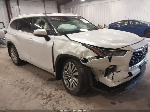 5TDEBRCH6NS090958 2022 TOYOTA HIGHLANDER - Image 1