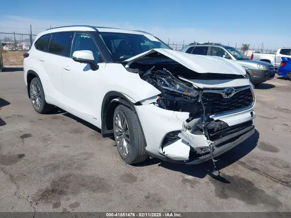 5TDEBRCH6PS573059 2023 TOYOTA HIGHLANDER - Image 1