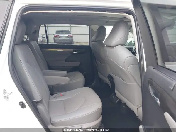 5TDEBRCH6PS573059 2023 TOYOTA HIGHLANDER - Image 8