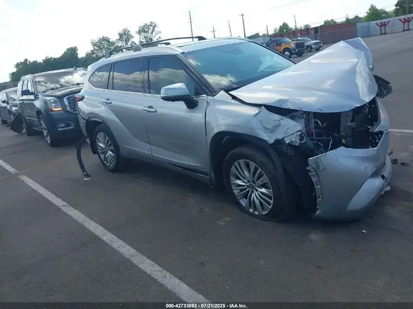5TDEBRCH6SS660601 2025 TOYOTA HIGHLANDER - Image 1