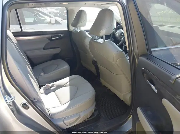 5TDEBRCH6TS705666 2026 TOYOTA HIGHLANDER - Image 8