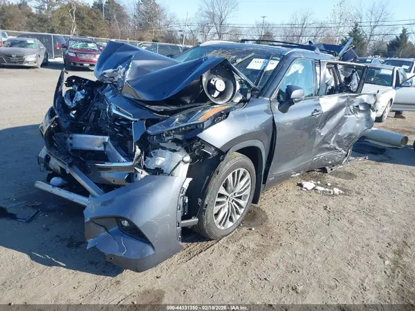5TDEBRCH7LS004960 2020 TOYOTA HIGHLANDER - Image 2