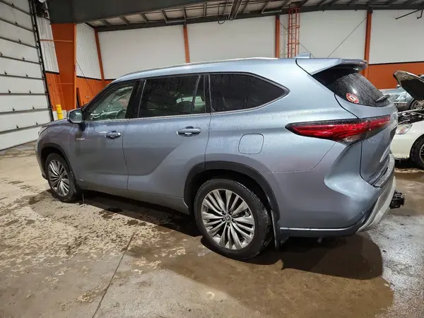 5TDEBRCH7LS008149 2020 TOYOTA HIGHLANDER - Image 2