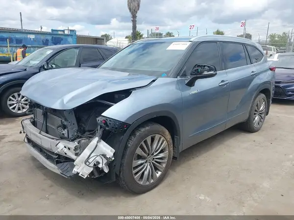 5TDEBRCH7MS014857 2021 TOYOTA HIGHLANDER - Image 2
