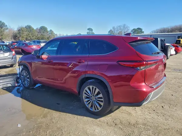 5TDEBRCH7MS028564 2021 TOYOTA HIGHLANDER - Image 2