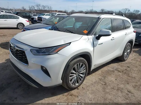 5TDEBRCH7MS029147 2021 TOYOTA HIGHLANDER - Image 2