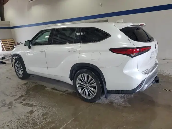 5TDEBRCH7MS035529 2021 TOYOTA HIGHLANDER - Image 2