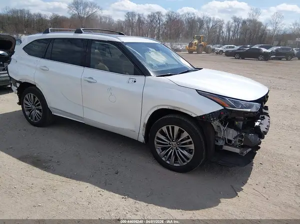 5TDEBRCH7NS073764 2022 TOYOTA HIGHLANDER - Image 1