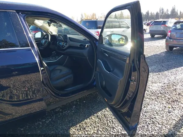 2022 TOYOTA HIGHLANDER IAAI lot 43747711 auction photo 5