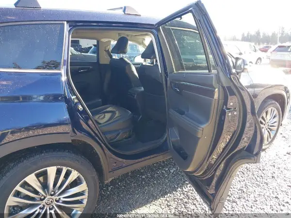 5TDEBRCH7NS074767 2022 TOYOTA HIGHLANDER - Image 8